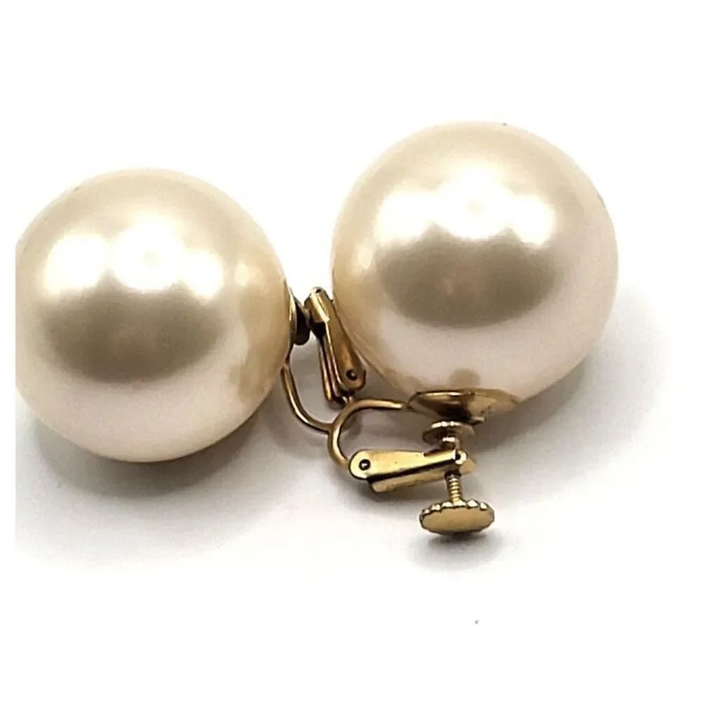 Marvella Bauble Vintage Hollywood Simulated Pearl Clip on Earrings 1in Chunky
